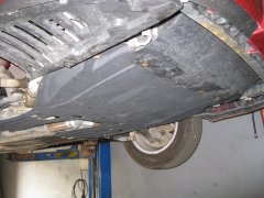 Duben 2015 - výměna oleje a dán nový kryt pod motor
