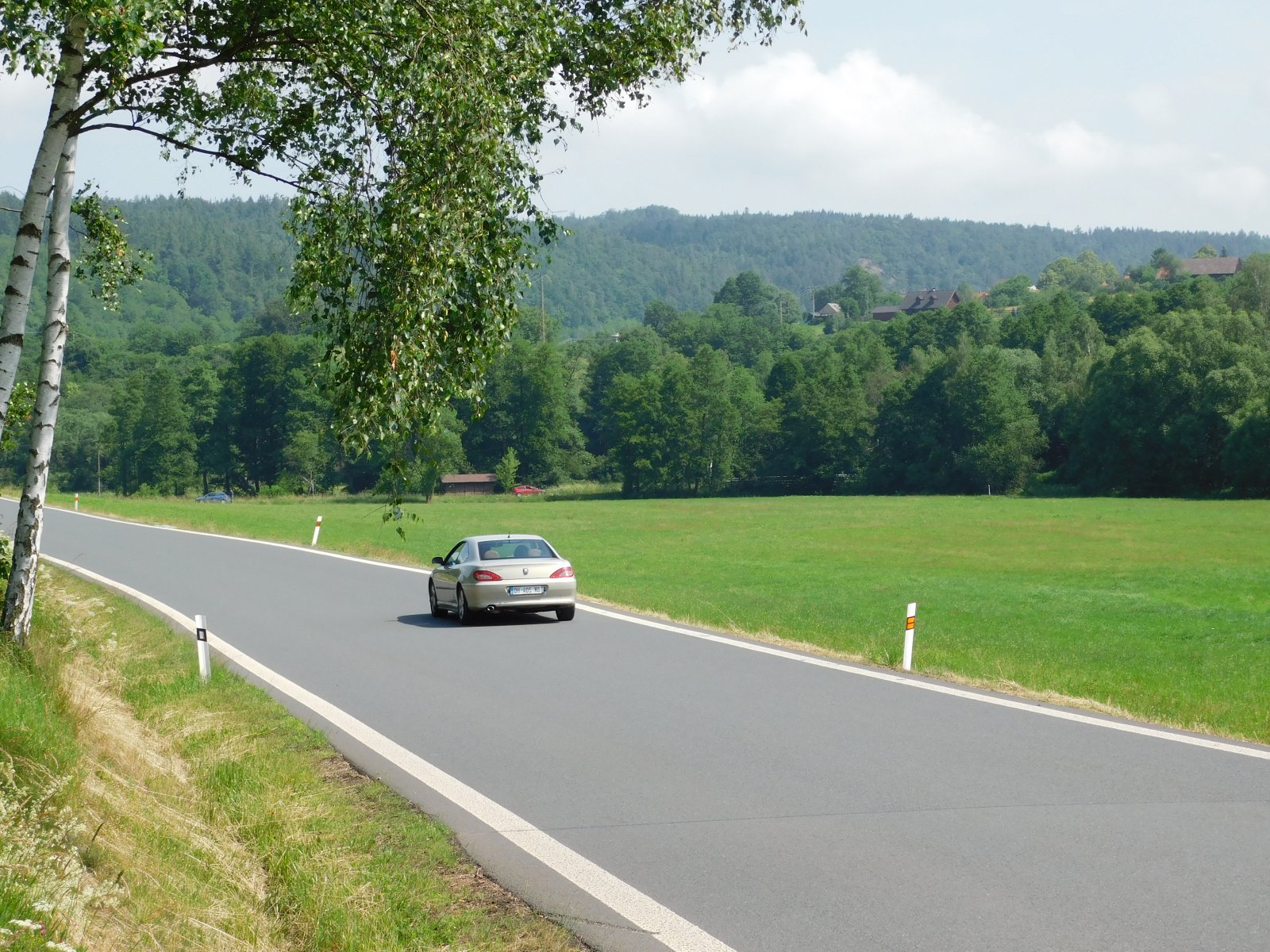 International L’Aventure Peugeot Meeting  by Charlie 607