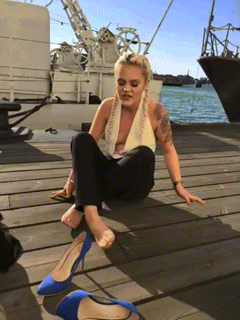 phone-deck-water-fail.gif