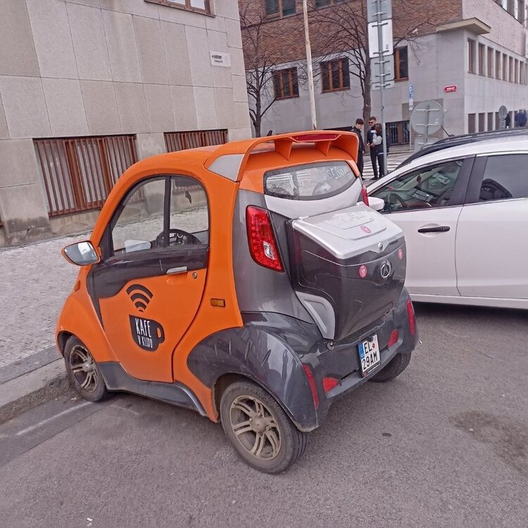 Au3.jpg