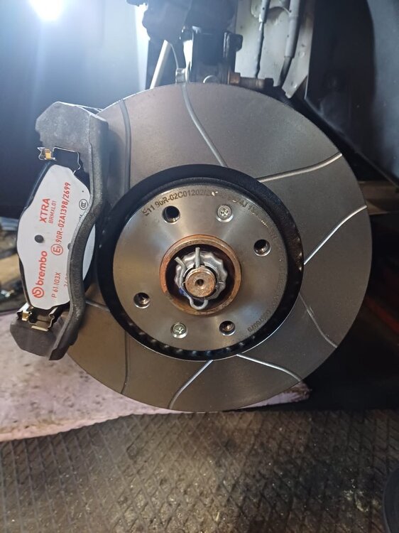 Brembo3.jpg