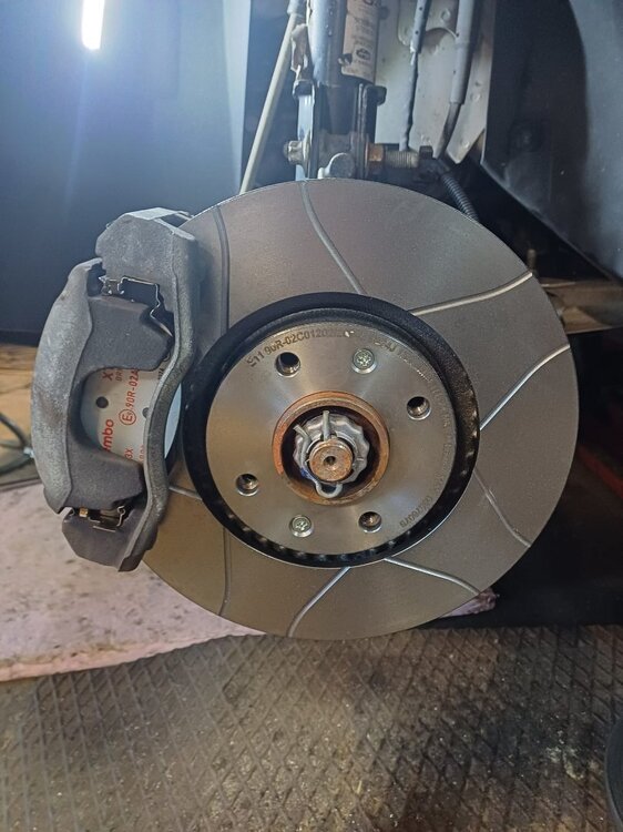 Brembo4.jpg