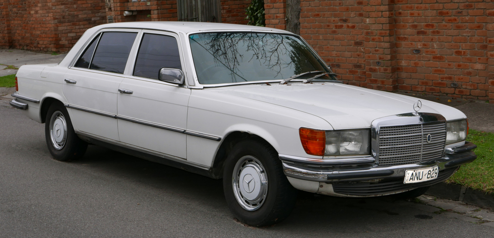1979_Mercedes-Benz_280_SEL_(V_116)_sedan_(2015-07-09)_01.jpg