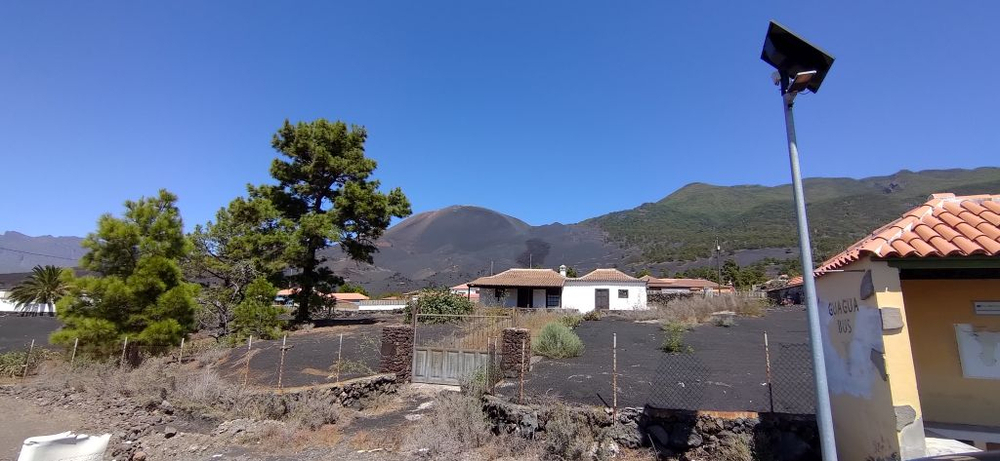 volcano02.jpg